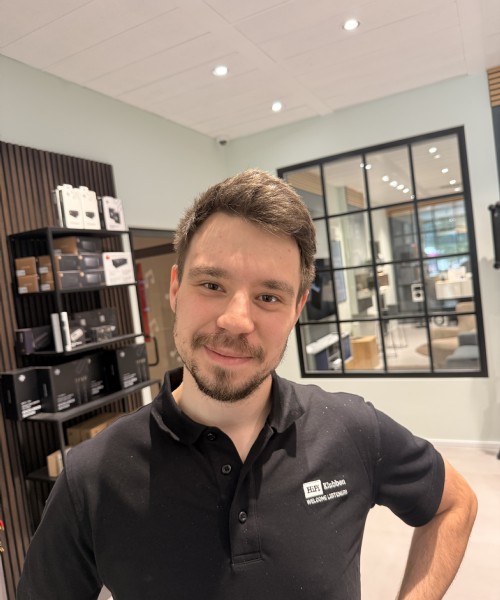 Niklas T.